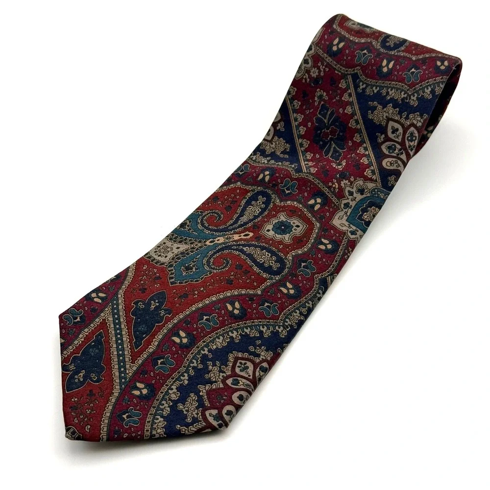 Marcus Neiman Marcus‎ Silk Tie Mens Burgundy Navy Paisley Handmade USA 3.625in